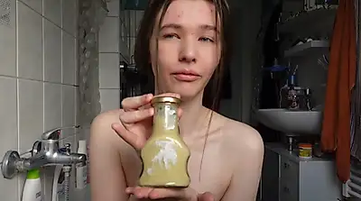 ¡Escalada de salsa de vainilla! ¿Me lamerás hasta dejarme limpio?