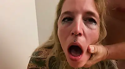 DADDY F**KT MEIN MAUL!!