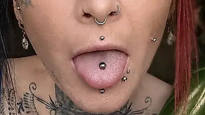 I open my mouth wide 💧💦🤤🔥 come give me your juice 🌶🍆😏
