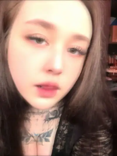 Alicia Nurse – Hakken / Nylon & Netkousen🖤