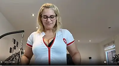Hoe lang houd je het vol? 27 minuten!!! Ik heb de verpleegster in haar kont geneukt. Masturberen tussen de T***N