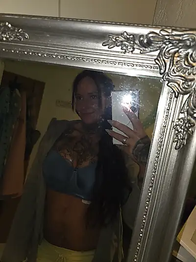 Bad-Ink-Milf – Schaffst du die lange NS ladung 