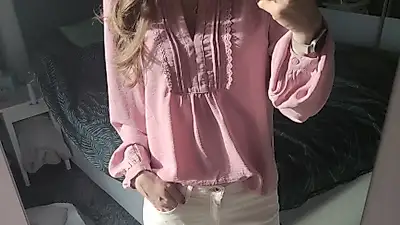 Ich zeige dir, was sich unter meinen Klamotten befindet 😏😍