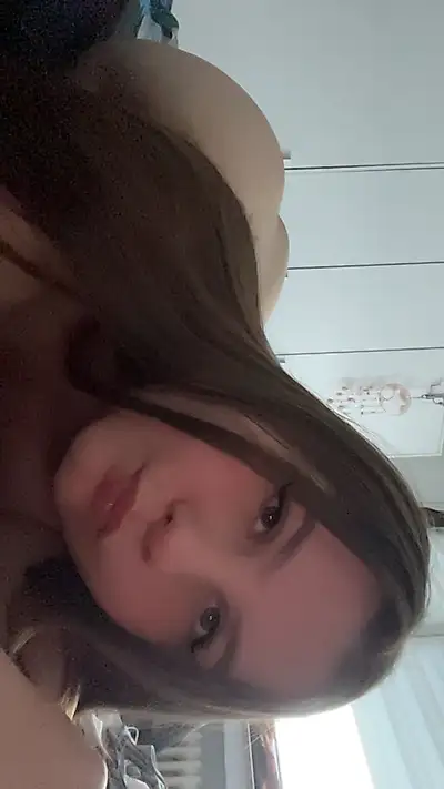 Hot teen nudes with unshaven pussy 💦💋