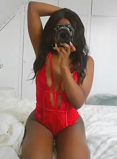 Black pussy all in red 