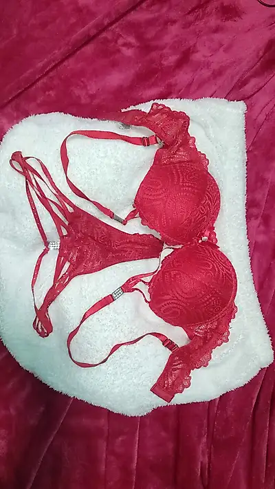 Red desu with long blonde hair