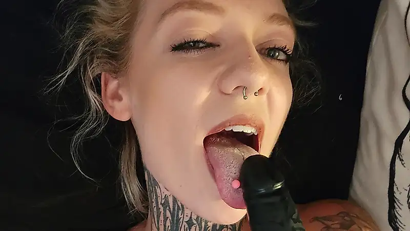 Neuer Dildo, der muss direkt her halten 💦💦💦💦11 Minuten geile Action 