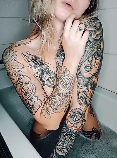 Nackt in der Badewanne💦