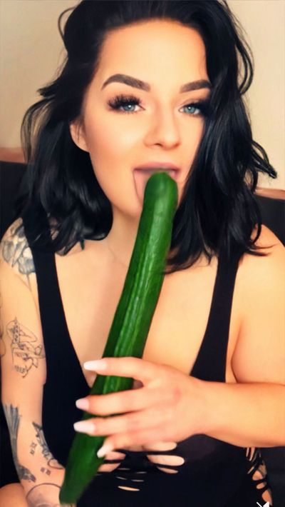 Treated to a Ruesen cucumber & plug 😱💦💥