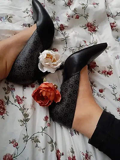 For my horny foot fetishists