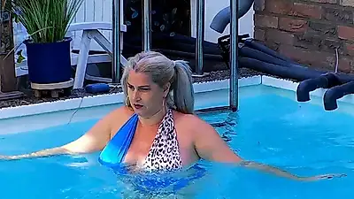 Geweldige outfit - laten we naar het zwembad gaan!