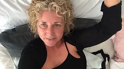 По просьбе пользователя! Я писаюсь в нейлоновые чулки! 