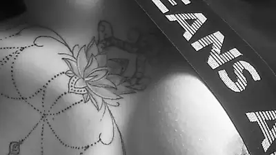 Ik ben bereid om spontaan helemaal voor je uit te kleden 😏, altijd en overal 😉 Wil jij ook zo'n exclusieve sessie? Stuur me dan een berichtje 💋