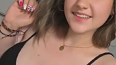 Ai chef de niște sex pe la spate la duș? 