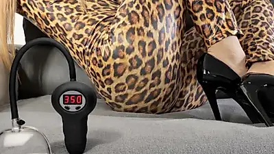 Piele, pompă pentru păsărică, mașină de futut… 🌶️