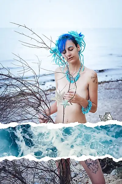 Nude photoshoot on the beach & in the sea 🌊