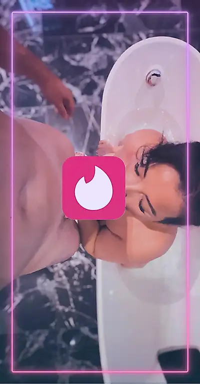 🔥Tinder date demands b**wjob🔥