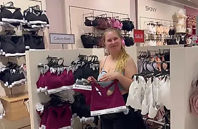 Secret revealed - girlfriends in the changing room! 😏