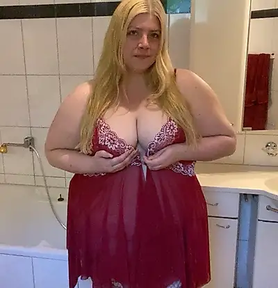 My first time with a dildo!!! That was amazing!!