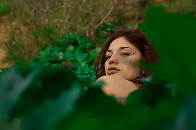 S*xy ki***n lost in the forest