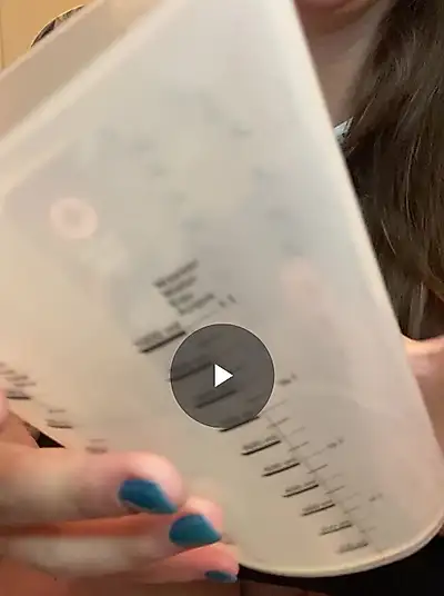 In den Messbecher gepinkelt